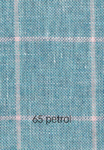 Foto eines petrolfarbenen Stoffmusters mit rosa Karomuster.