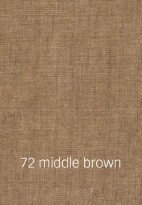 Foto eines mittelbraunen Stoffmusters.