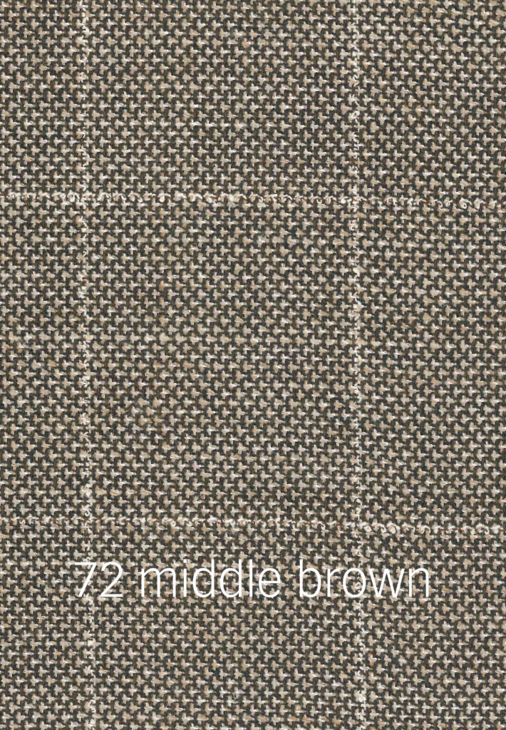 Foto eines mittelbraunen Stoffmusters mit hellem Karomuster.